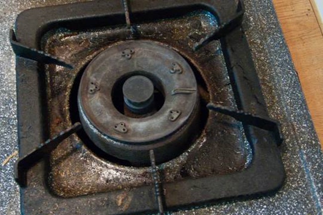 【Life Tips】How to clean & remove oil stains from kitchen stove 3-1