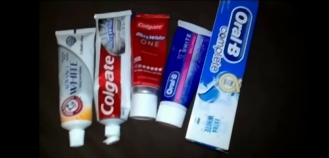 Teeth whitening toothpaste